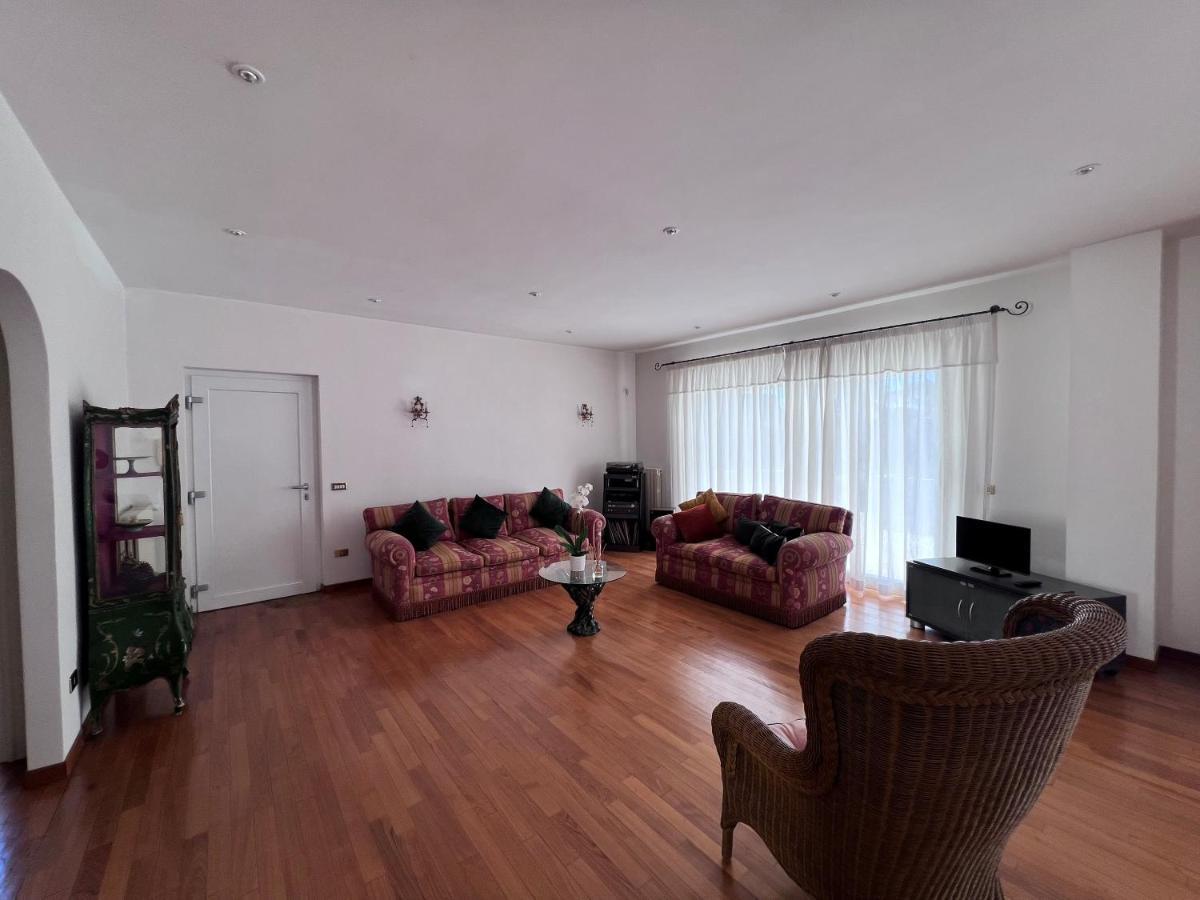 Villa Luxury Roma Marco Simone Exteriér fotografie
